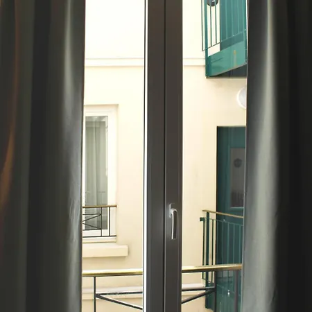Edgar Montmartre - Paul 4*