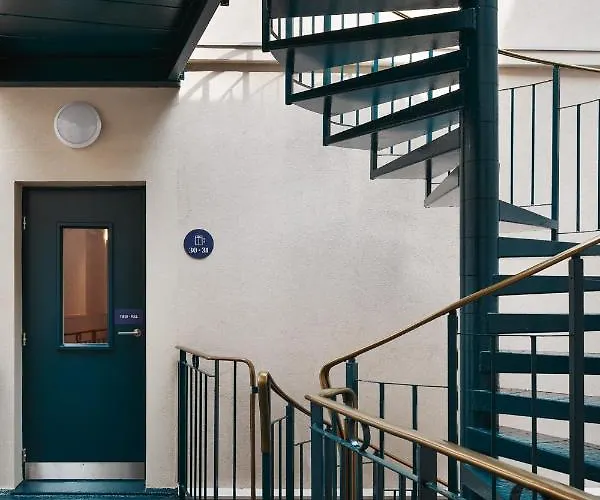 Edgar Montmartre - Paul