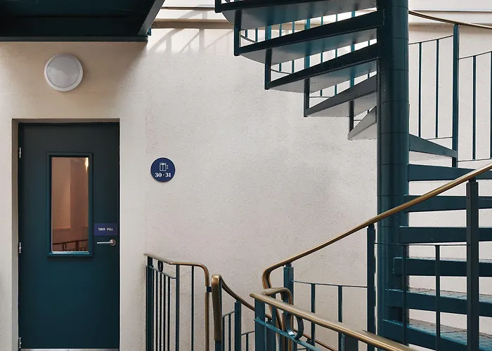 Edgar Montmartre - Paul 4* Parigi